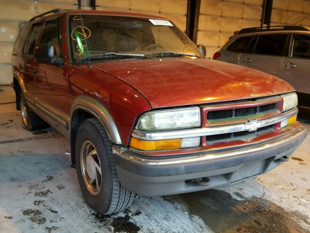 1GNDT13W6W2193368 - 1998 CHEVROLET BLAZER RED photo 1