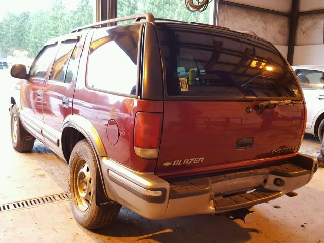 1GNDT13W6W2193368 - 1998 CHEVROLET BLAZER RED photo 3