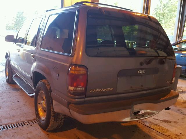 1FMZU34E6WUA94921 - 1998 FORD EXPLORER GRAY photo 3