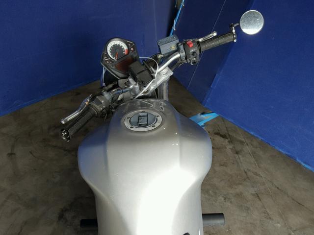 JS1VP53A632106488 - 2003 SUZUKI SV650 SILVER photo 5