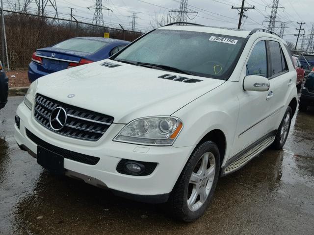 4JGBB86E08A321719 - 2008 MERCEDES-BENZ ML 350 WHITE photo 2