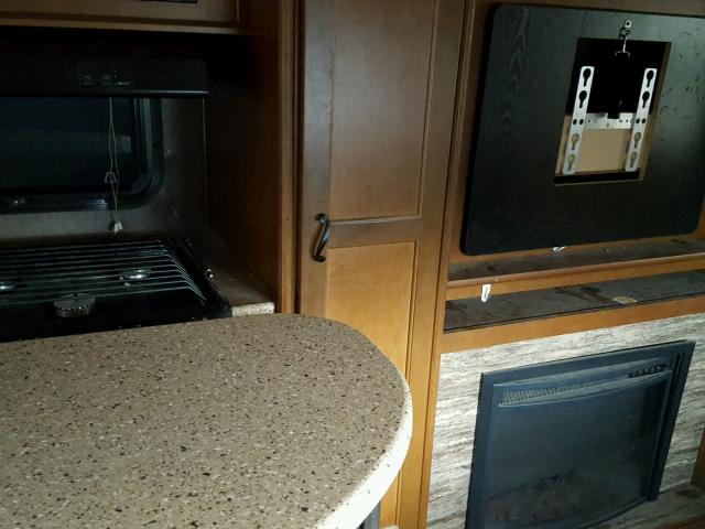 58TTX3527G2024634 - 2016 OTHR MOTORHOME TWO TONE photo 9