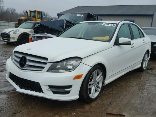 WDDGF8AB7DR284066 - 2013 MERCEDES-BENZ C 300 4MAT WHITE photo 2