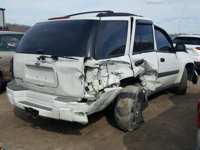 1GNDT13S252203129 - 2005 CHEVROLET TRAILBLAZE WHITE photo 4