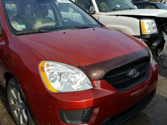 KNAFG525287184417 - 2008 KIA RONDO BASE RED photo 9