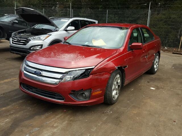 3FAHP0HA6AR306672 - 2010 FORD FUSION SE RED photo 2