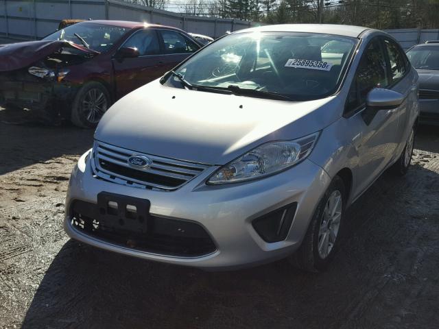 3FADP4BJ3BM211936 - 2011 FORD FIESTA SE SILVER photo 2