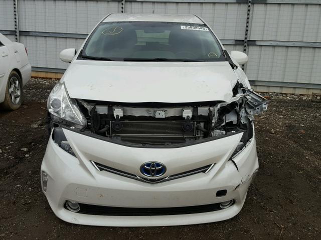 JTDZN3EUXD3269066 - 2013 TOYOTA PRIUS V WHITE photo 9