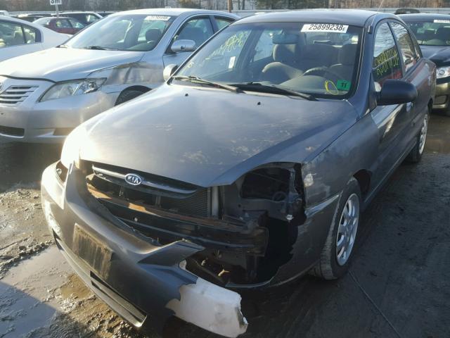 KNADC125646292275 - 2004 KIA RIO GRAY photo 2