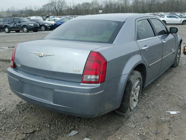 2C3KA53GX6H486790 - 2006 CHRYSLER 300 TOURIN SILVER photo 4