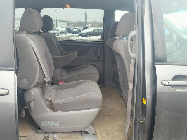 5TDZA23C35S281589 - 2005 TOYOTA SIENNA CE GRAY photo 6