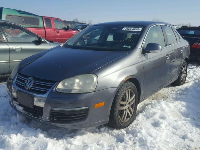 3VWDF71K75M638434 - 2005 VOLKSWAGEN NEW JETTA GRAY photo 2