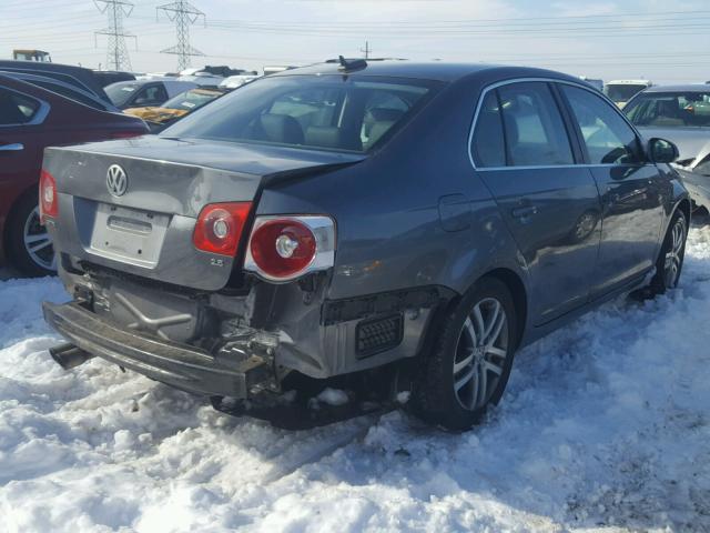 3VWDF71K75M638434 - 2005 VOLKSWAGEN NEW JETTA GRAY photo 4