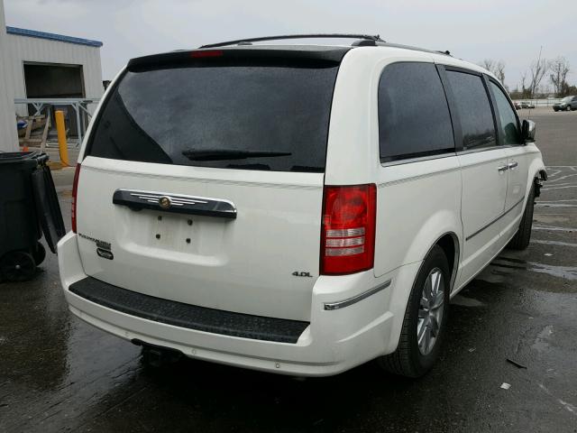 2A8HR64X28R773470 - 2008 CHRYSLER TOWN & COU WHITE photo 4