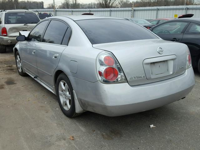 1N4AL11DX5C358902 - 2005 NISSAN ALTIMA S SILVER photo 3