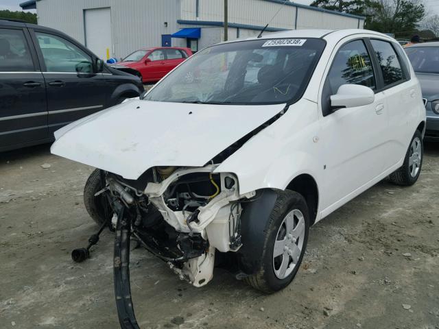 KL1TD66678B249810 - 2008 CHEVROLET AVEO BASE WHITE photo 2