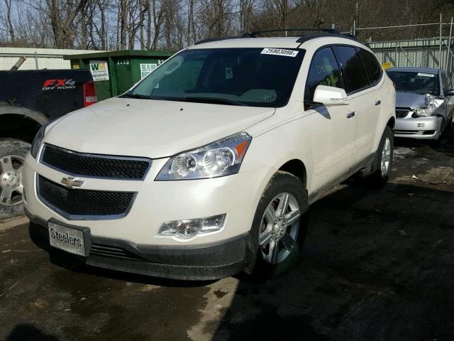 1GNKVJED8CJ101773 - 2012 CHEVROLET TRAVERSE L WHITE photo 2