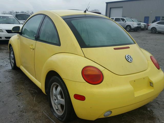 3VWCD21C0YM416500 - 2000 VOLKSWAGEN NEW BEETLE YELLOW photo 3