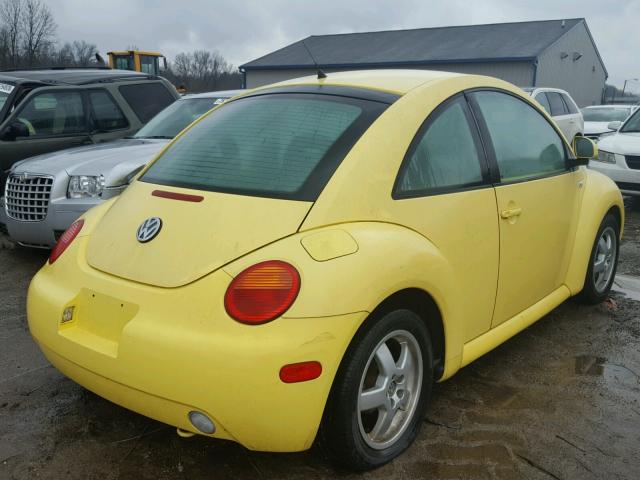 3VWCD21C0YM416500 - 2000 VOLKSWAGEN NEW BEETLE 黄色 照片 4