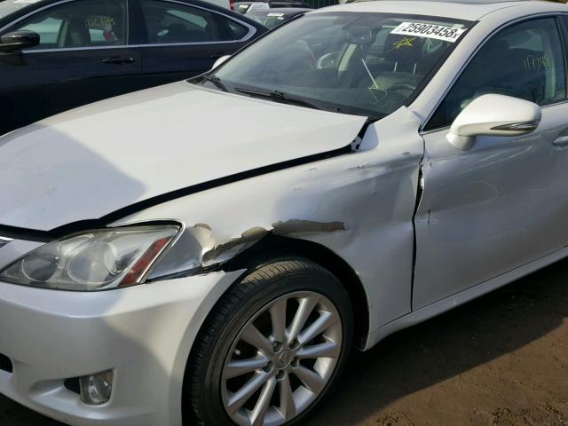 JTHCF5C27A5041038 - 2010 LEXUS IS 250 WHITE photo 9