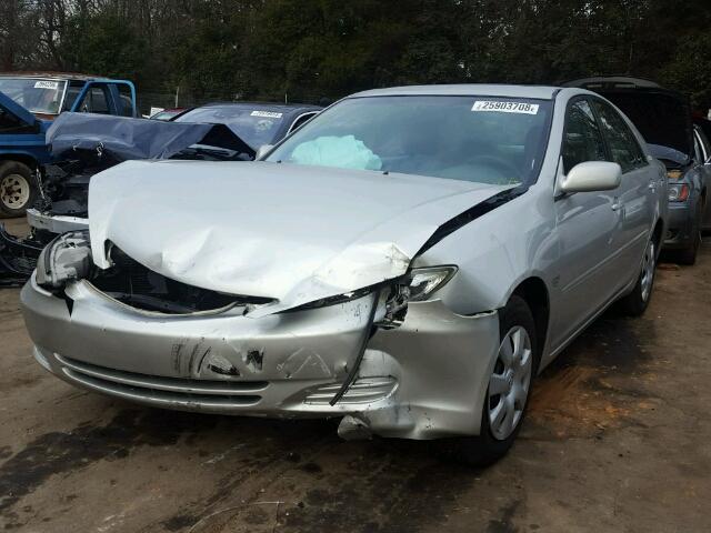 4T1BE32K92U541159 - 2002 TOYOTA CAMRY LE SILVER photo 2