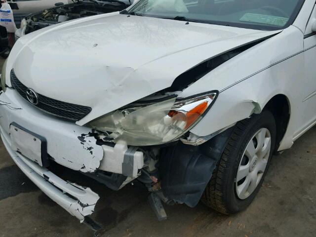 4T1BE32K64U340340 - 2004 TOYOTA CAMRY LE WHITE photo 9