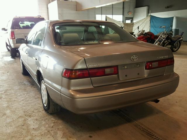 4T1BG22K2WU243398 - 1998 TOYOTA CAMRY CE GOLD photo 3