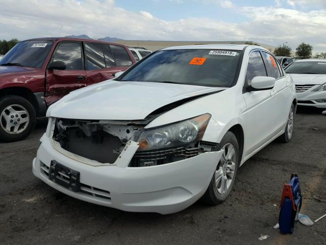 1HGCP2F45AA122851 - 2010 HONDA ACCORD LXP WHITE photo 2