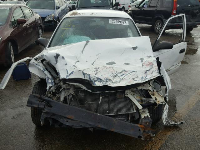 1Y1SK5283XZ428827 - 1999 CHEVROLET GEO PRIZM 白色 照片 9