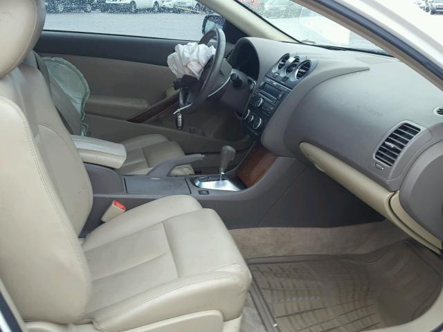 1N4BL24E38C206074 - 2008 NISSAN ALTIMA 3.5 WHITE photo 5