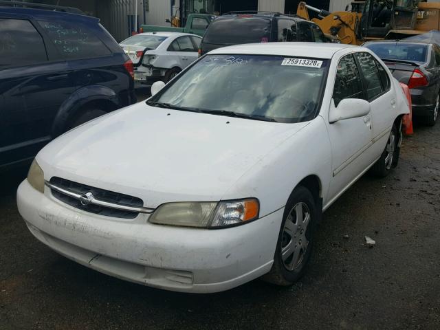 1N4DL01D3WC167234 - 1998 NISSAN ALTIMA XE WHITE photo 2