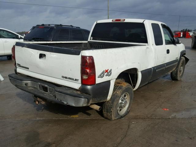 1GCGK29U03Z310661 - 2003 CHEVROLET SILVERADO WHITE photo 4