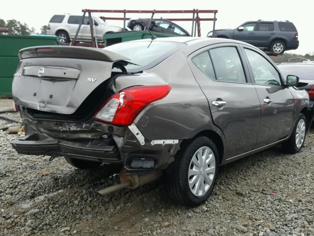 3N1CN7AP6HK430934 - 2017 NISSAN VERSA S BROWN photo 4