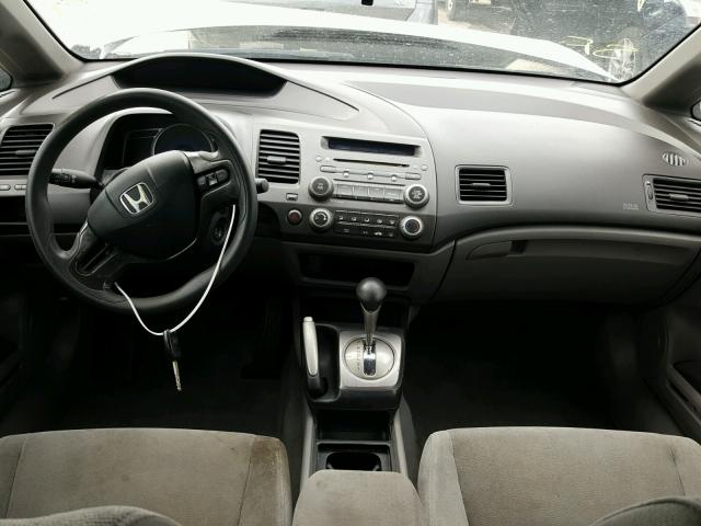 1HGFA16596L006937 - 2006 HONDA CIVIC LX SILVER photo 9