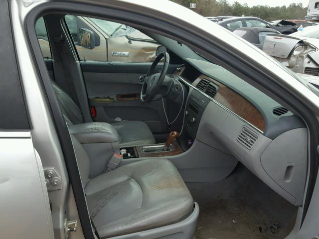 2G4WD532651213017 - 2005 BUICK LACROSSE C SILVER photo 5