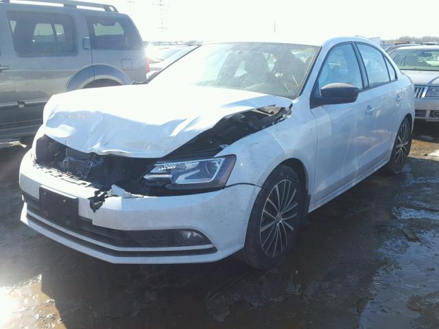 3VWD17AJ4HM306400 - 2017 VOLKSWAGEN JETTA SPOR WHITE photo 2