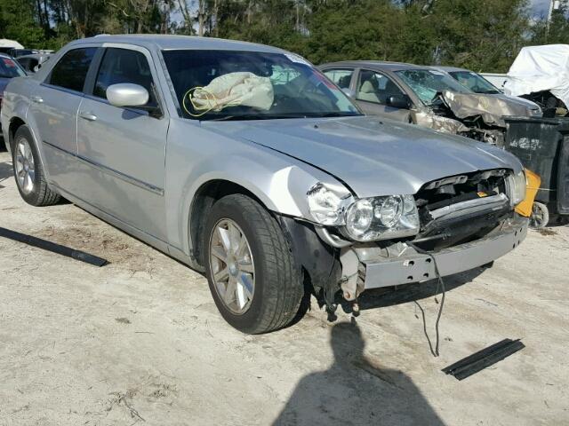 2C3LA33G88H135436 - 2008 CHRYSLER 300 LIMITE SILVER photo 1