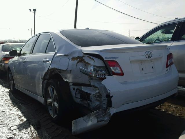 4T1BF3EKXBU637567 - 2011 TOYOTA CAMRY BASE WHITE photo 3