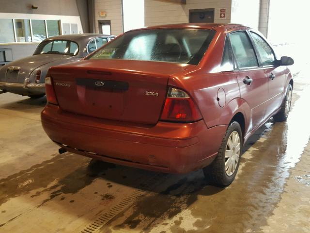 1FAFP34N85W281715 - 2005 FORD FOCUS ZX4 RED photo 4