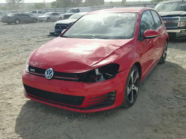 3VWYT7AU8FM036879 - 2015 VOLKSWAGEN GTI RED photo 2