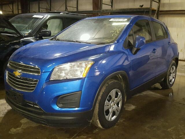 KL7CJKSB2GB729584 - 2016 CHEVROLET TRAX LS BLUE photo 2