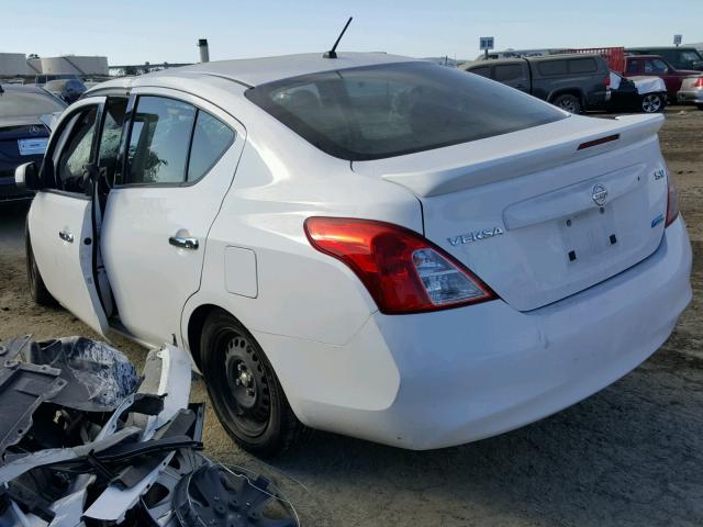 3N1CN7AP3EL818435 - 2014 NISSAN VERSA WHITE photo 3