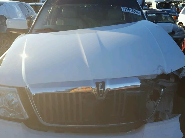 5LMFU28R43LJ12356 - 2003 LINCOLN NAVIGATOR WHITE photo 7