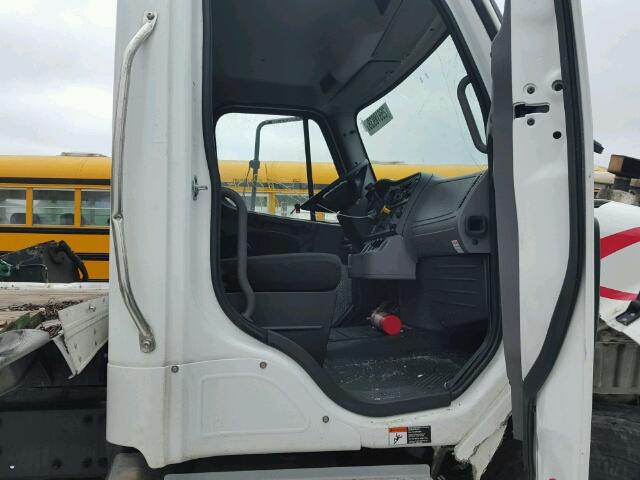 1FVACWFC0JHHR2306 - 2018 FREIGHTLINER M2 WHITE photo 5