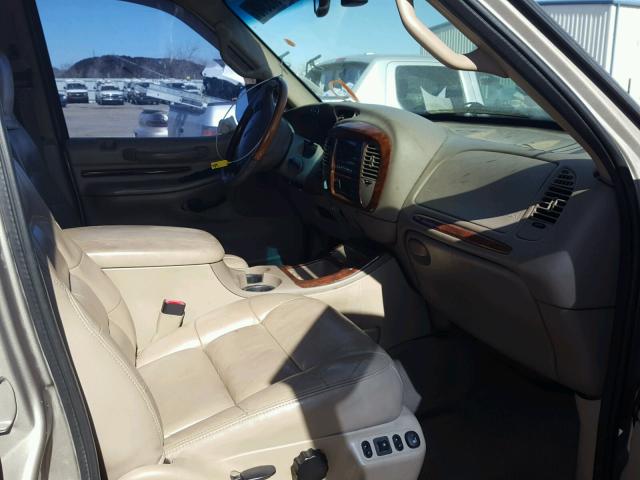 5LMPU28A5YLJ10895 - 2000 LINCOLN NAVIGATOR TAN photo 5