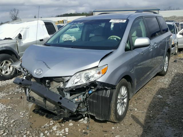 5TDYK3DC8BS064662 - 2011 TOYOTA SIENNA XLE GRAY photo 2