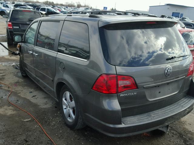 2V4RW6DX6AR333400 - 2010 VOLKSWAGEN ROUTAN SEL GRAY photo 3