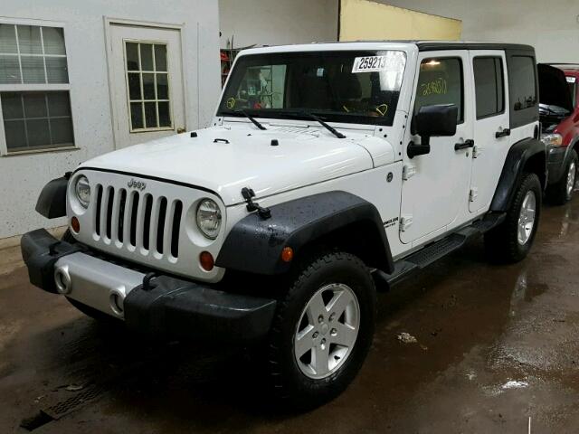 1C4HJWDG2CL134408 - 2012 JEEP WRANGLER U WHITE photo 2