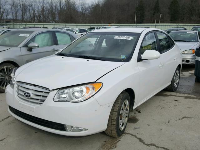 KMHDU4AD9AU855669 - 2010 HYUNDAI ELANTRA BL WHITE photo 2