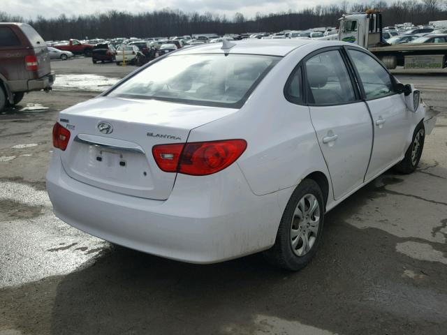 KMHDU4AD9AU855669 - 2010 HYUNDAI ELANTRA BL WHITE photo 4